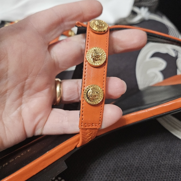 Versace orange leather sandals, flip-flop style. Never used,size 38 - Picture 9 of 11